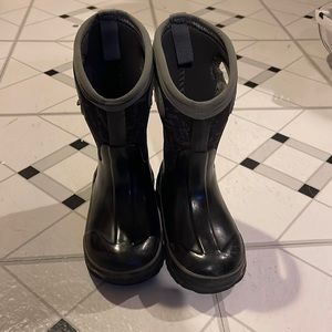 Bogs boots size 9 toddler